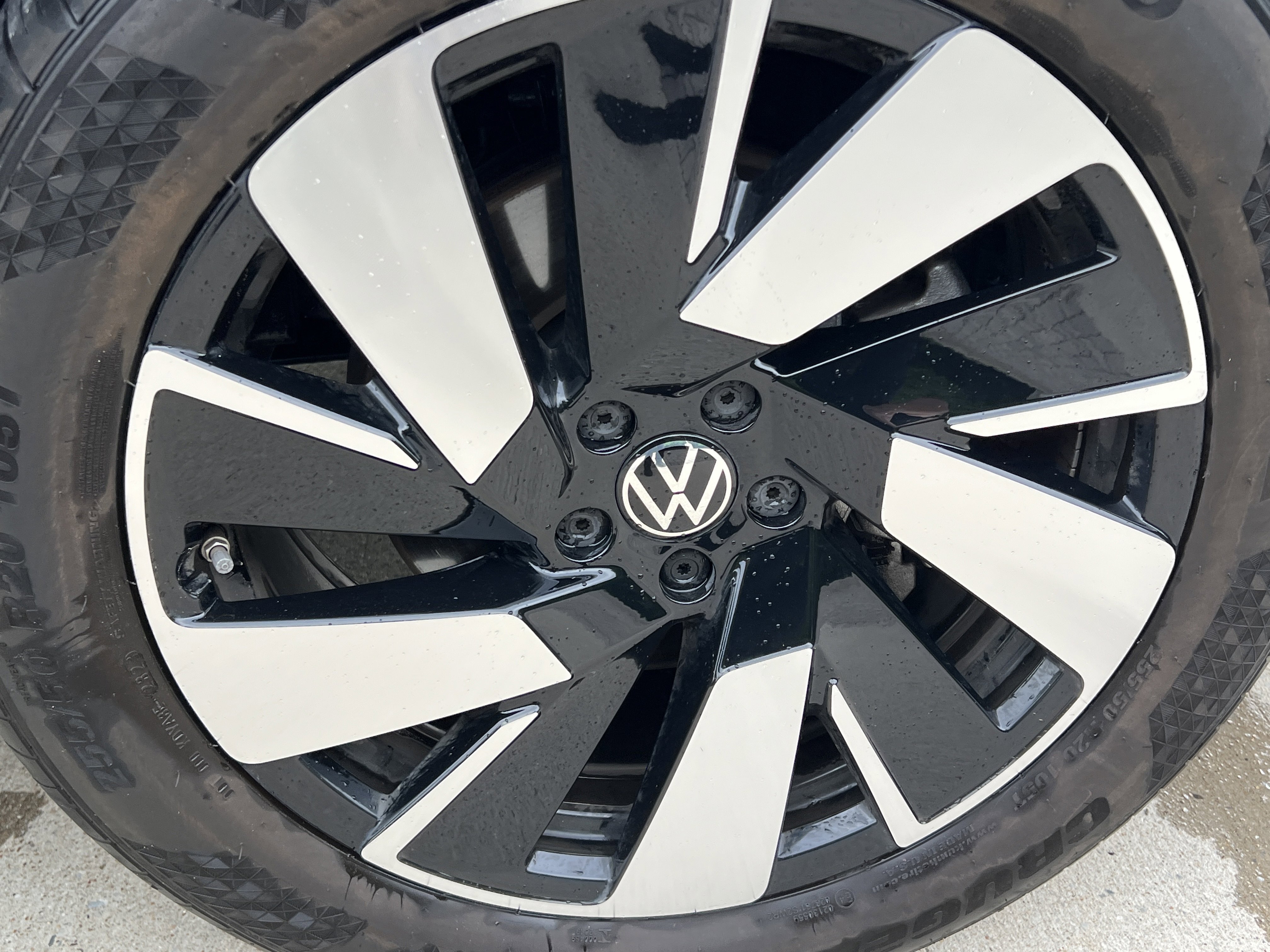 Certified 2024 Volkswagen Atlas Cross Sport SE w/ Panoramic Sunroof Package FWD image 12