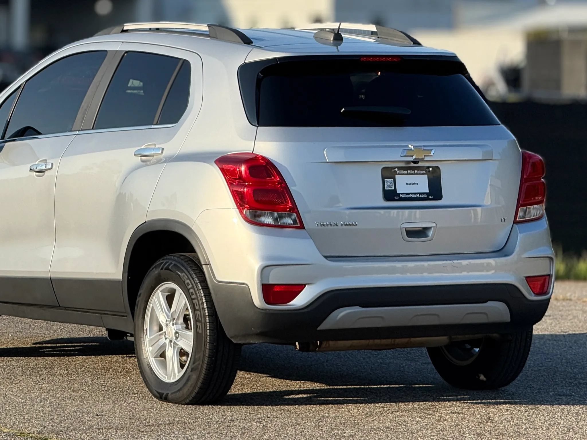 Used 2019 Chevrolet Trax LT w/ LT Convenience Package AWD/4WD image 16