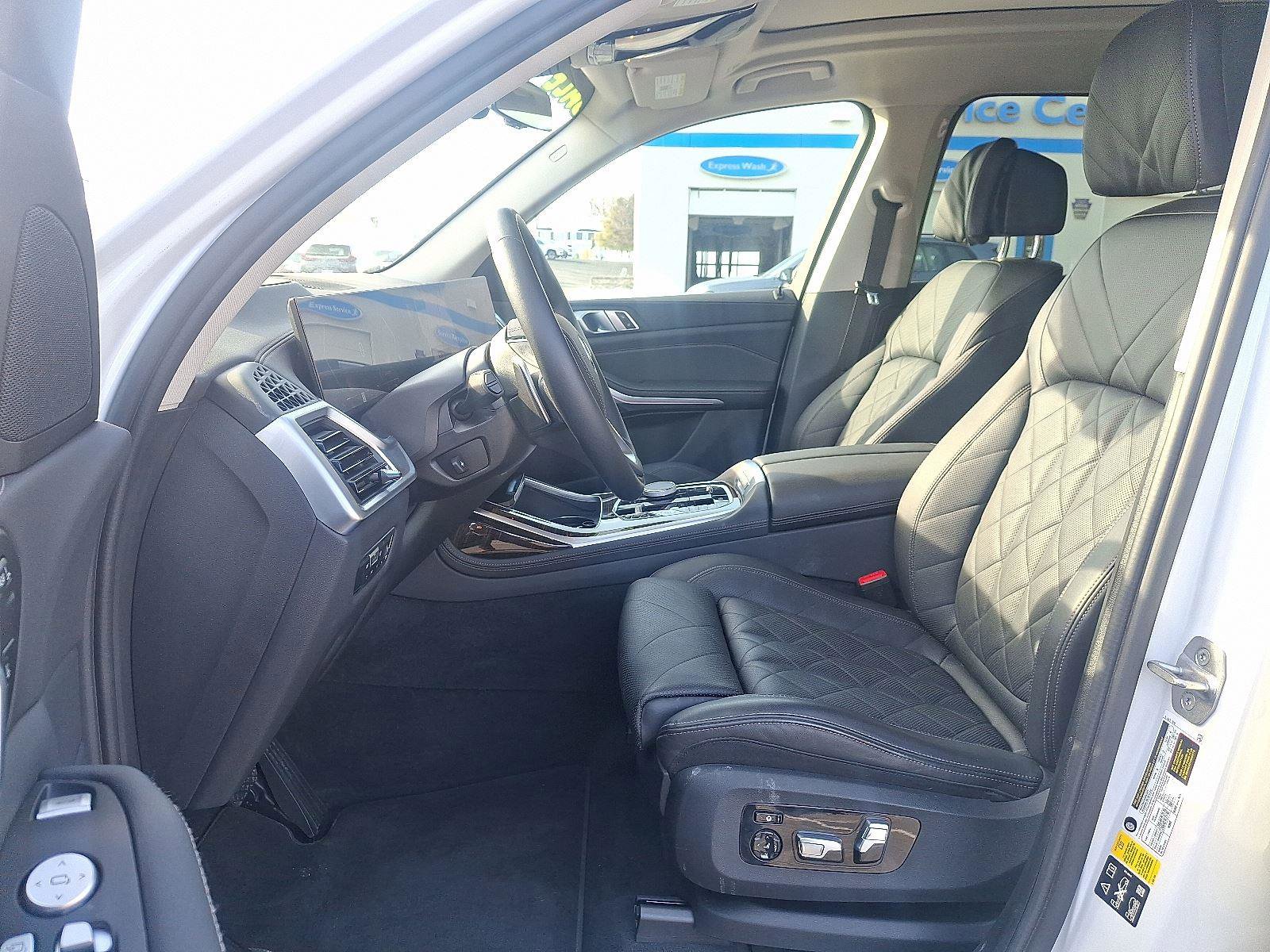 Used 2023 BMW X7 xDrive40i image 17