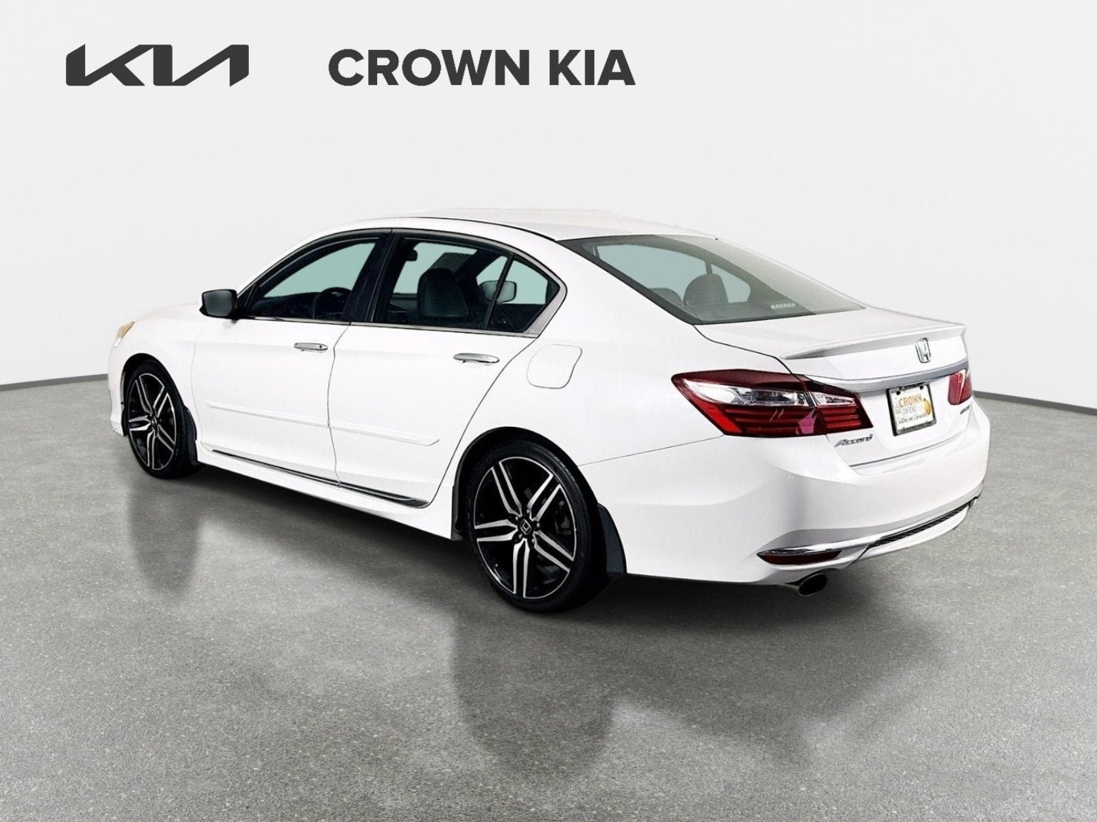 Used 2017 Honda Accord Sport image 8