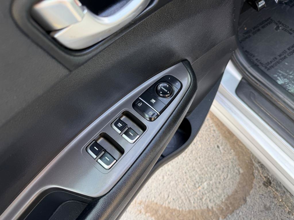Used 2020 Kia Optima LX FWD image 25