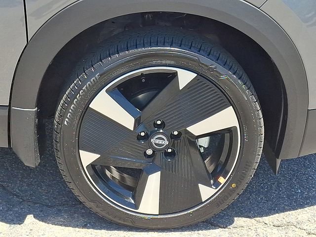 New 2026 Nissan Kicks SR w/ SR Premium Package FWD image 8