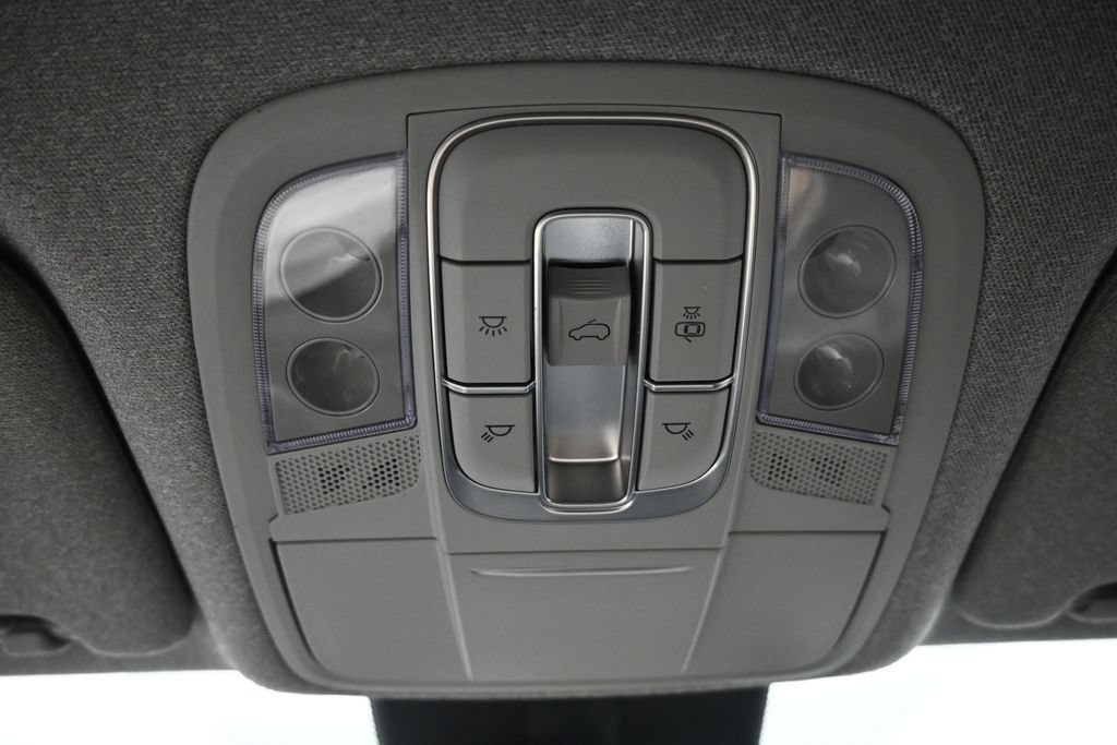Used 2019 Hyundai Santa Fe Limited FWD image 21