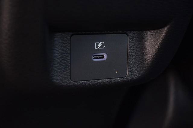 New 2025 Nissan Versa SR w/ Trunk Package FWD image 21