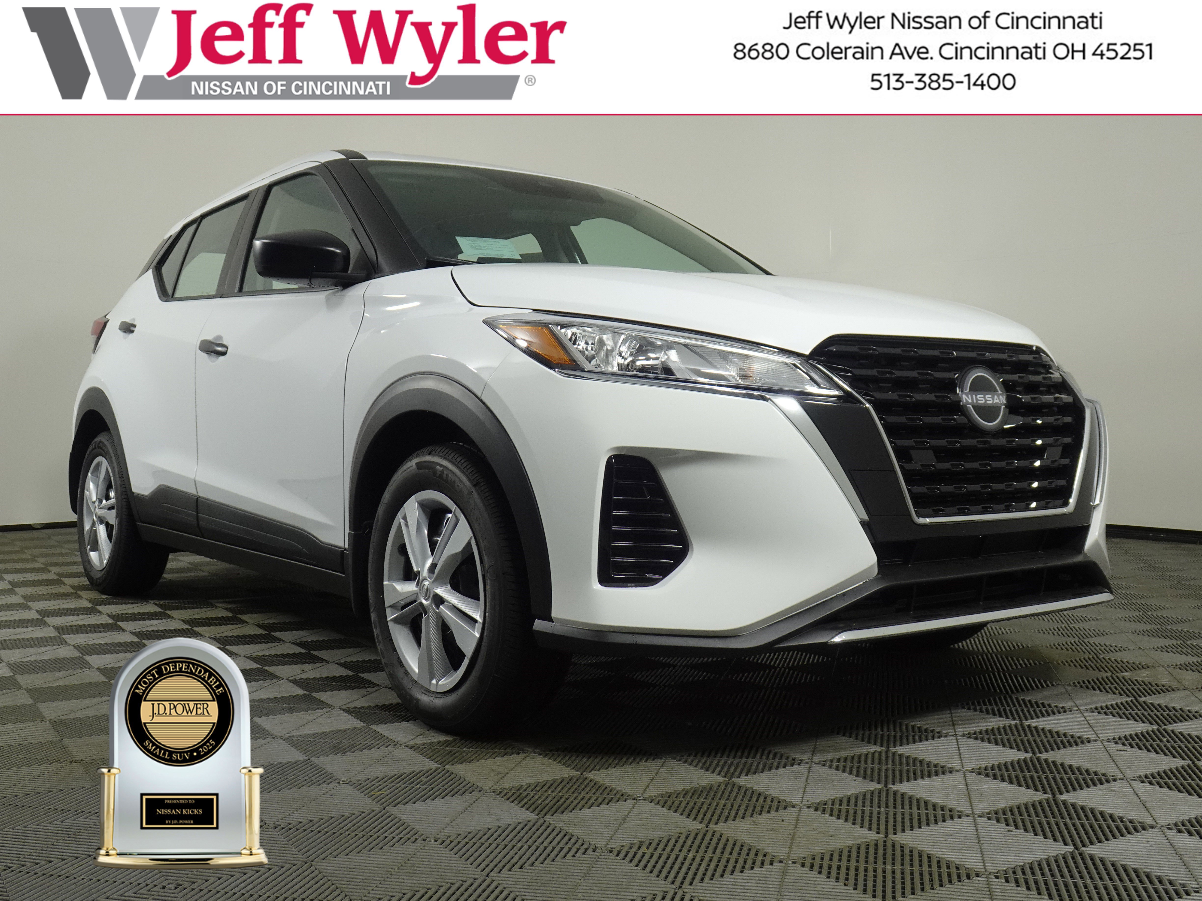 New 2025 Nissan Kicks Play S