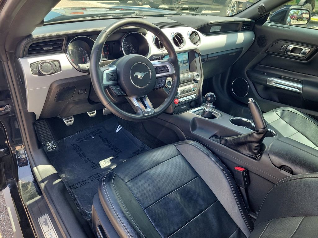 Used 2017 Ford Mustang GT Premium image 12