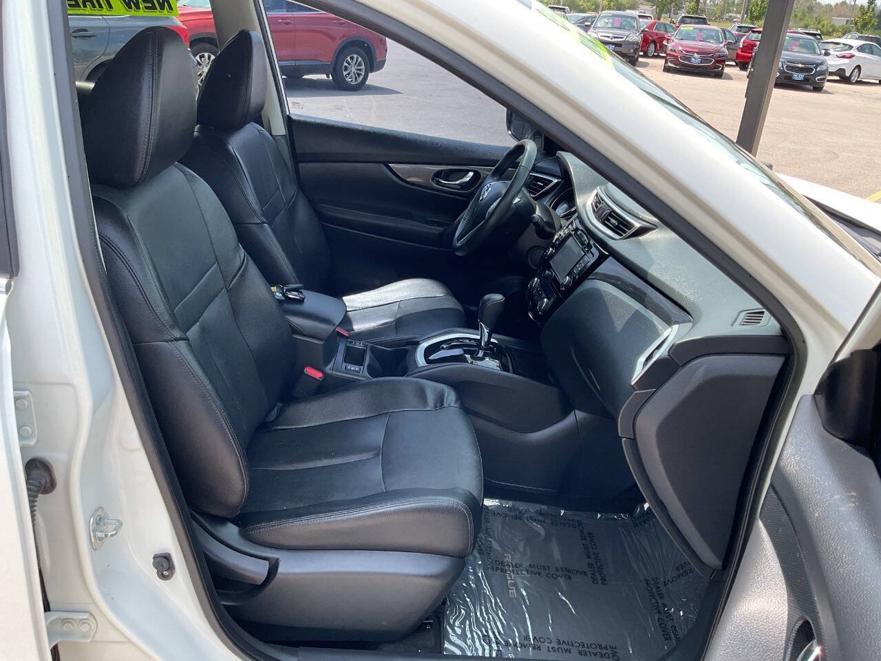 Used 2016 Nissan Rogue SL FWD image 36