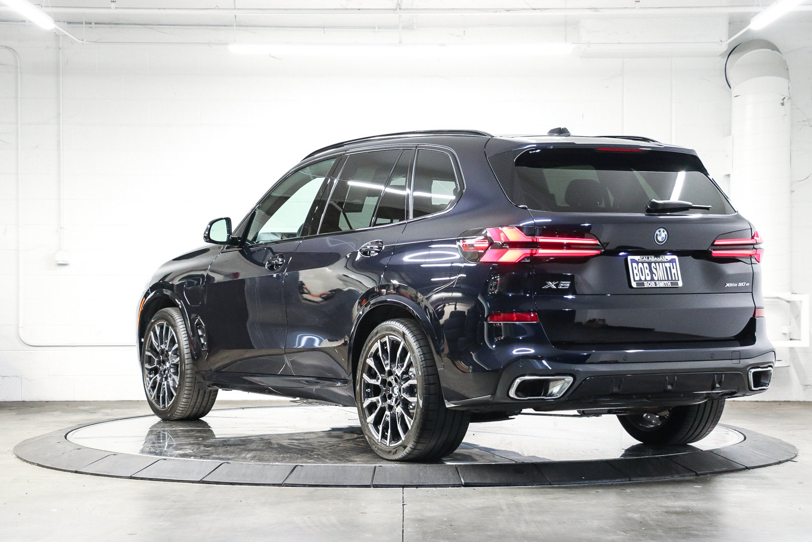 Used 2026 BMW X5 xDrive50e AWD/4WD image 4