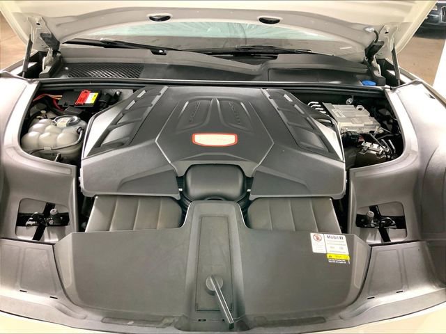 Certified 2022 Porsche Cayenne GTS AWD/4WD image 25
