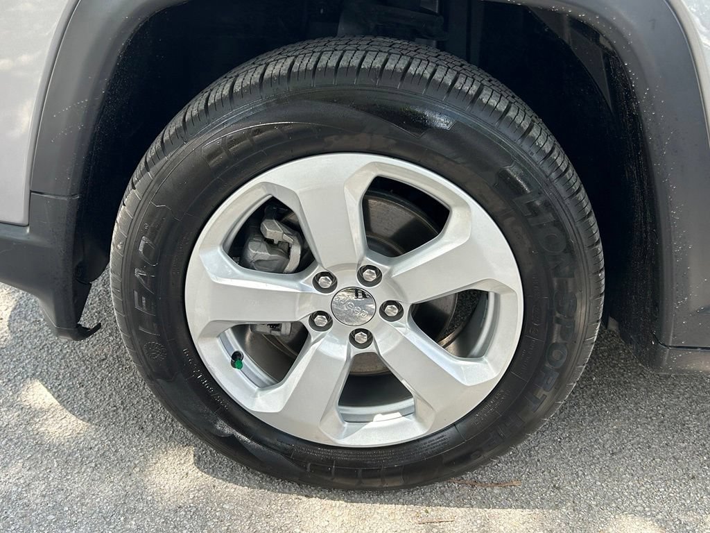 Certified 2020 Jeep Compass Latitude FWD image 32