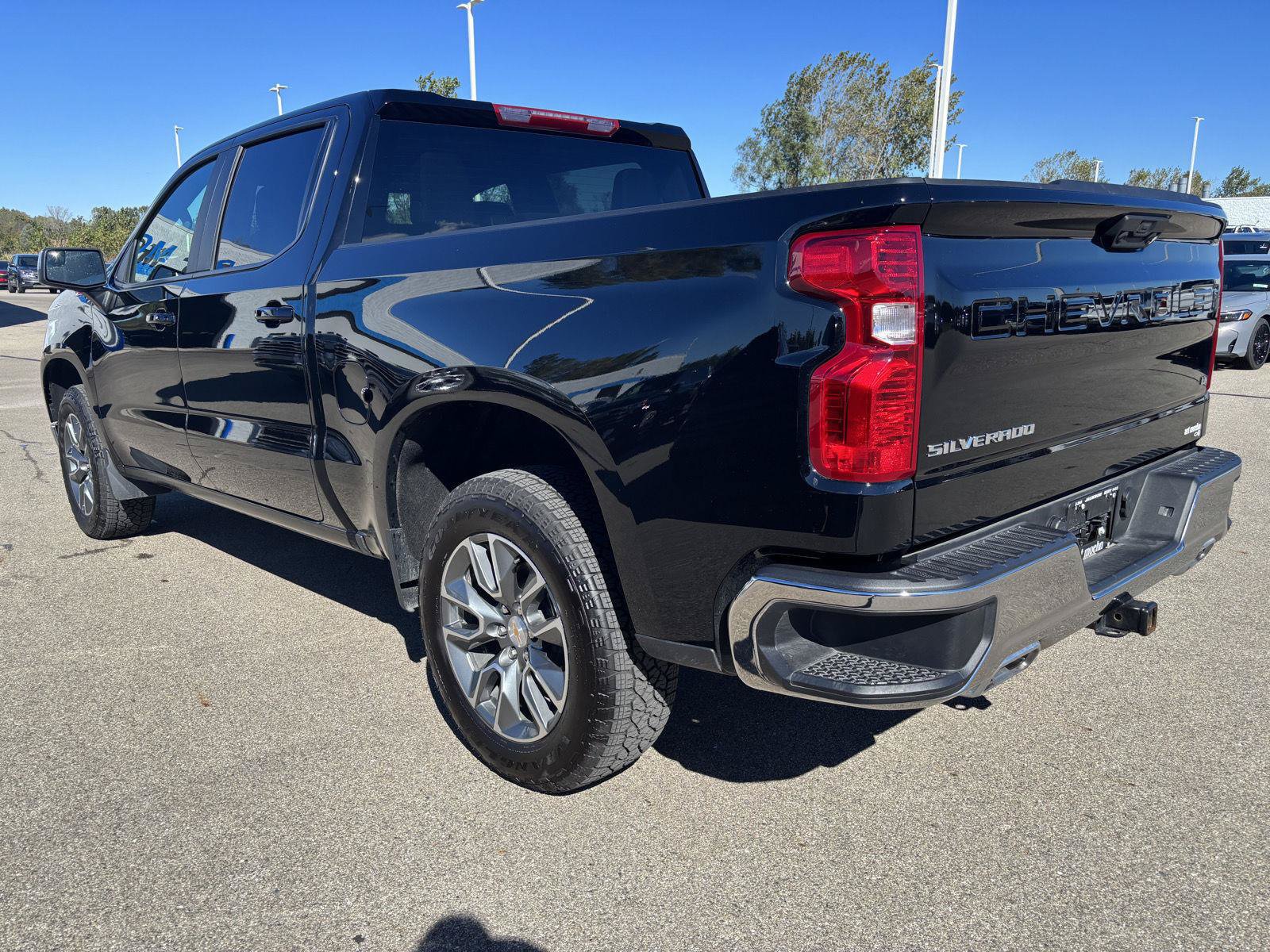 Used 2026 Chevrolet Silverado 1500 LT w/ Z71 Off-Road Package AWD/4WD image 3