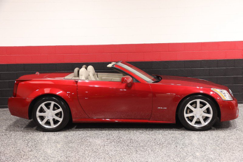 Used 2005 Cadillac XLR RWD image 7