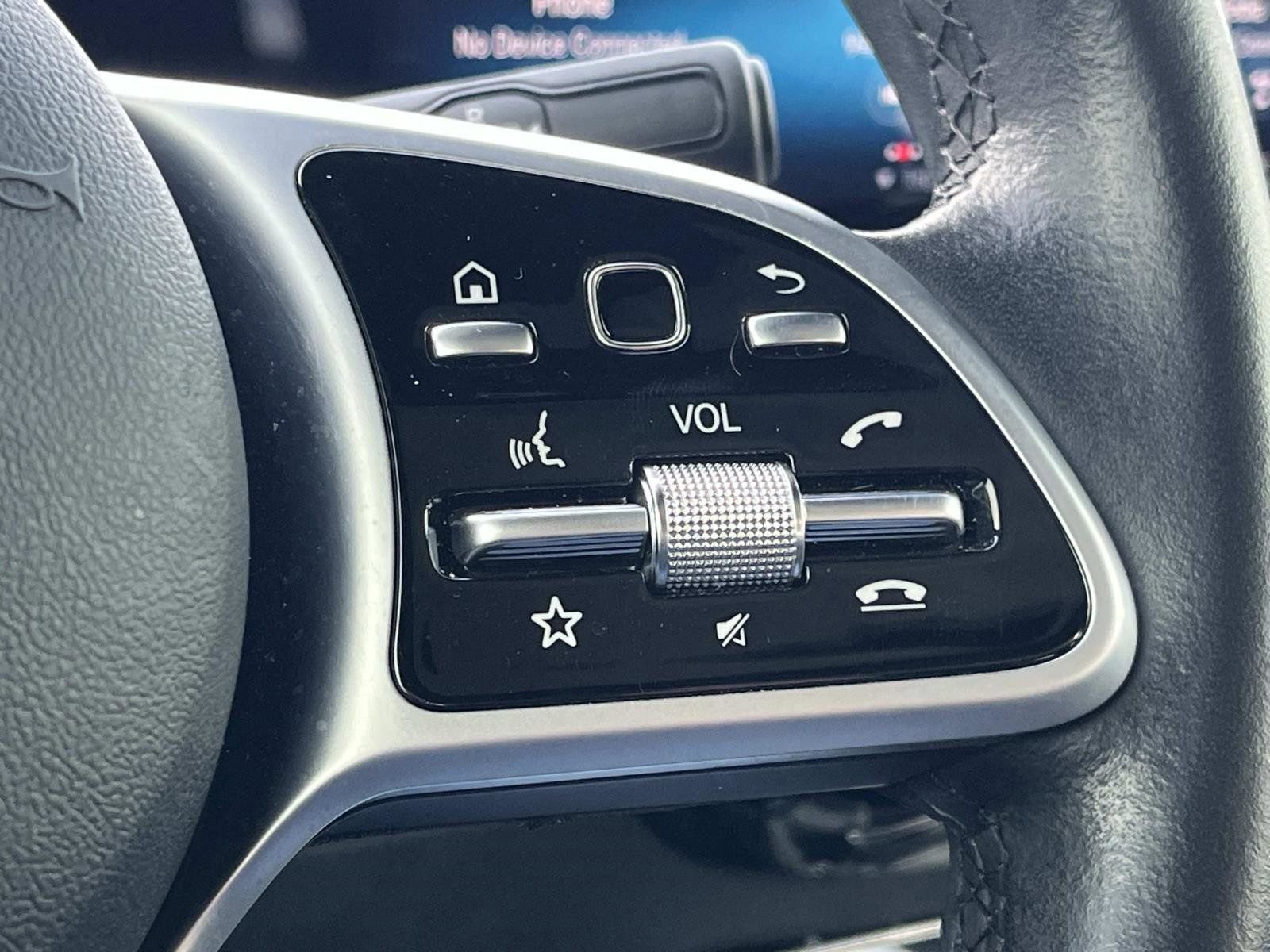 Used 2021 Mercedes-Benz GLB 250 w/ Premium Package image 26