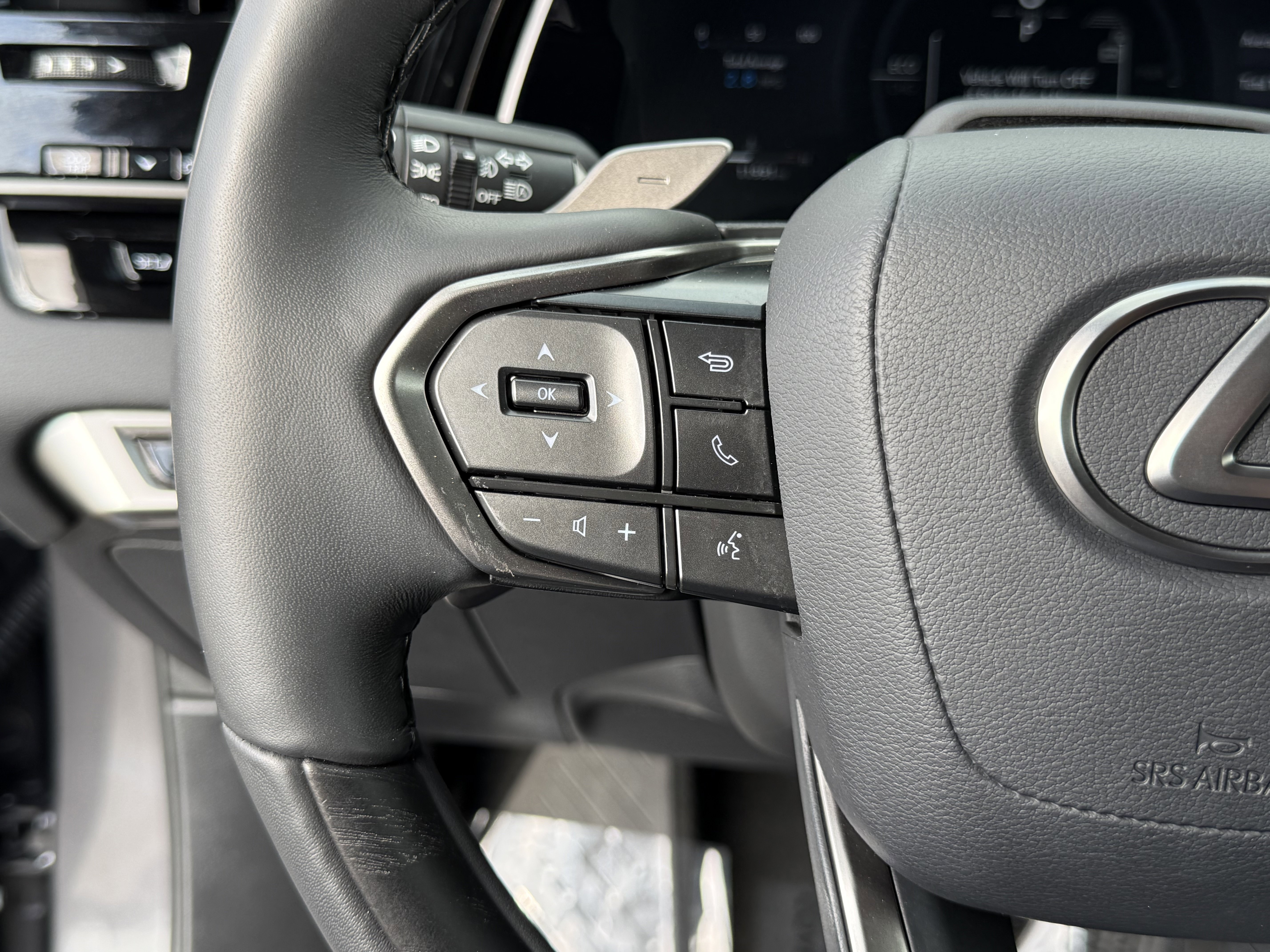 Certified 2025 Lexus RX 350h w/ Convenience Package image 22