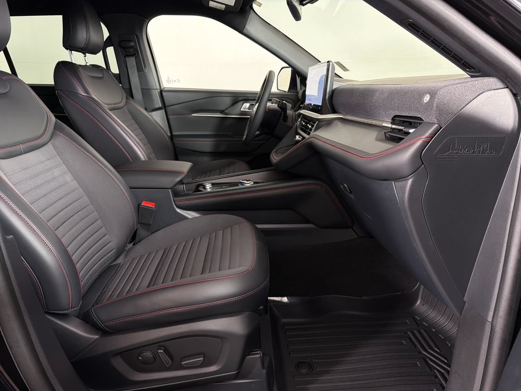 Used 2025 Ford Explorer ST-Line w/ Premium Package AWD/4WD image 22