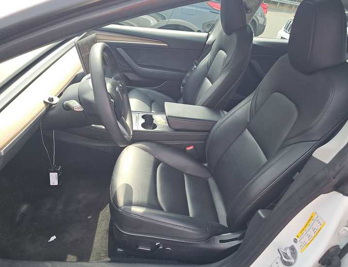 Used 2023 Tesla Model 3 Standard Range RWD image 6
