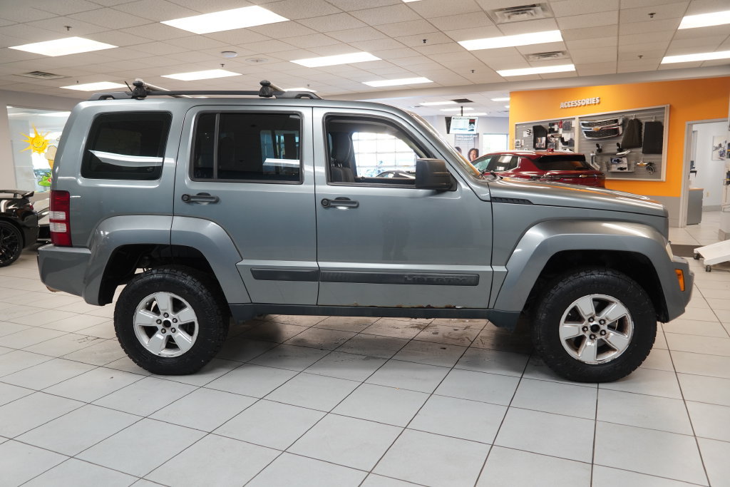 Used 2012 Jeep Liberty Sport AWD/4WD image 13