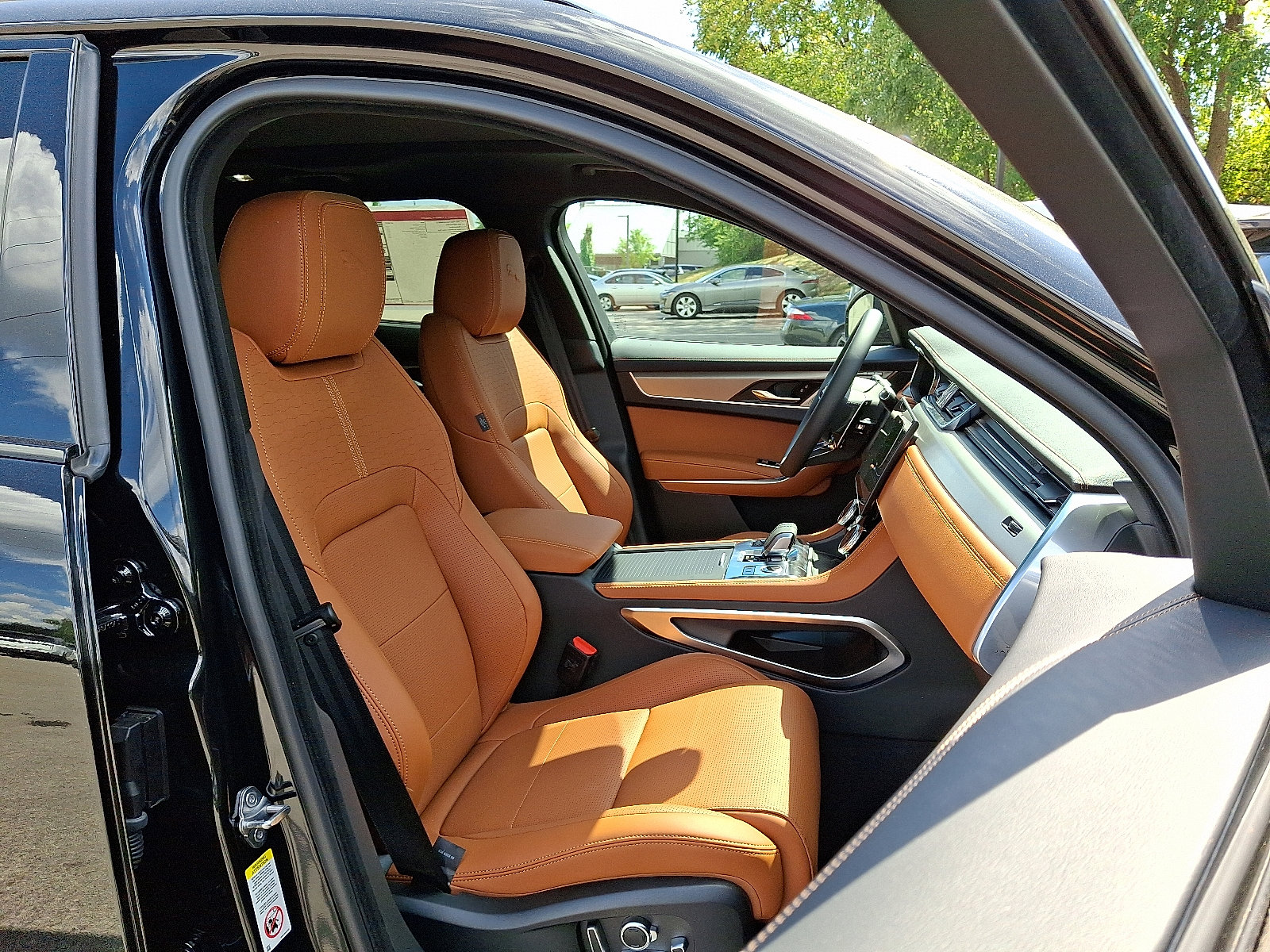 New 2026 Jaguar F-PACE R-Dynamic S image 3