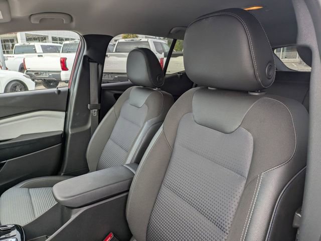 Used 2025 Chevrolet Trax LT image 14