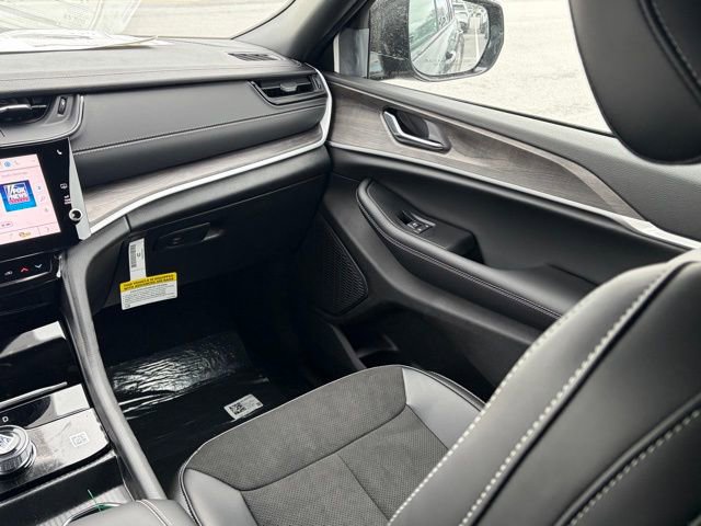 New 2026 Jeep Grand Cherokee Altitude image 35