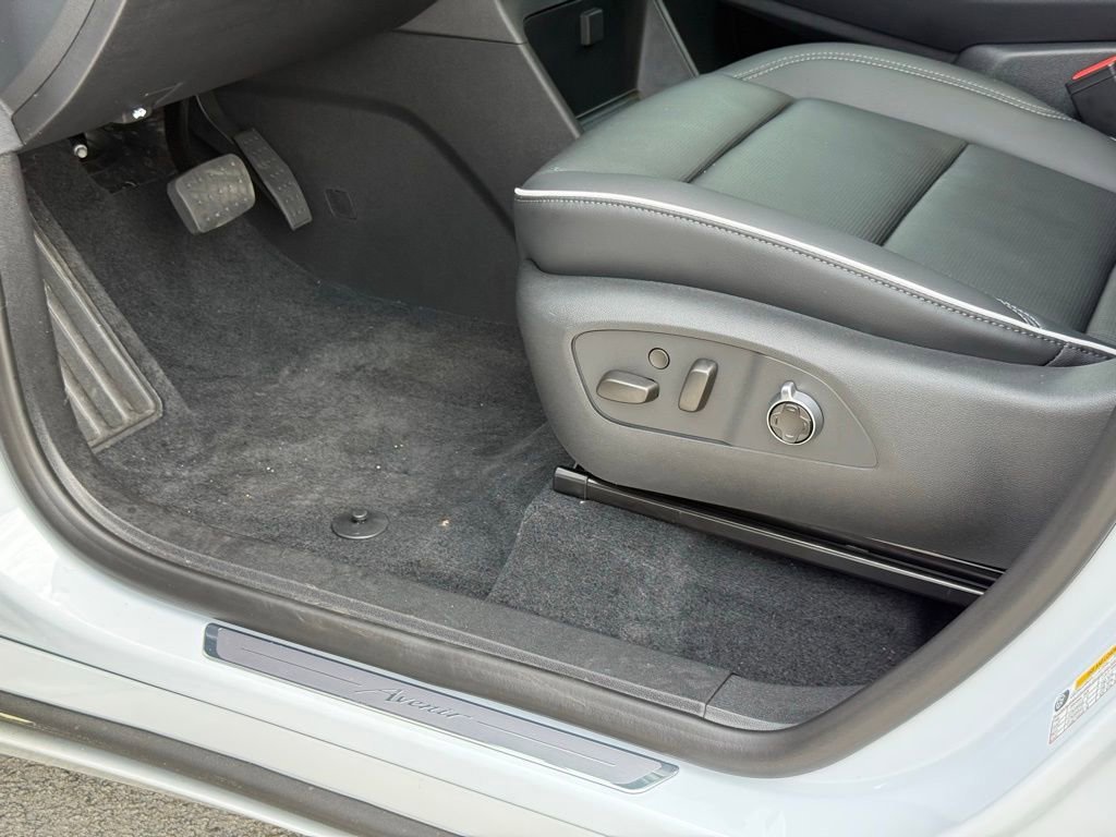 New 2026 Buick Enclave Avenir w/ Super Cruise Package FWD image 18