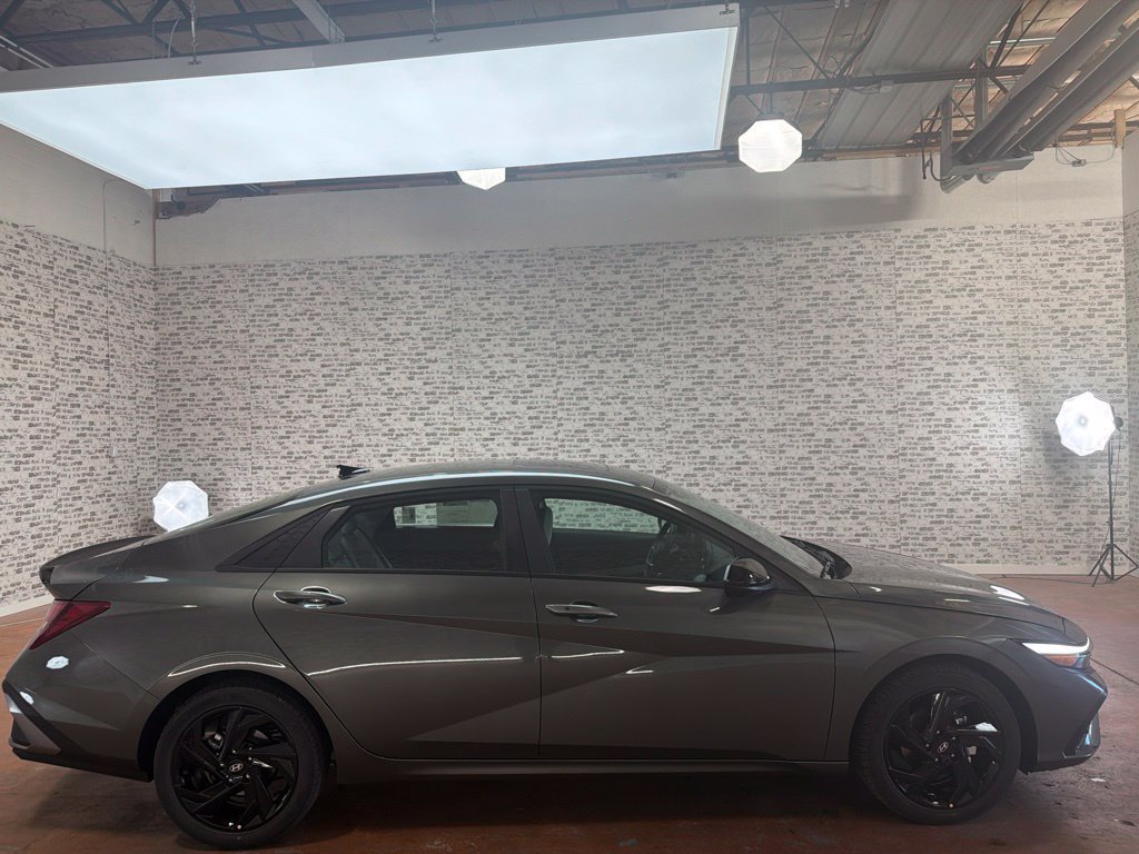 New 2026 Hyundai Elantra SEL Sport FWD image 8