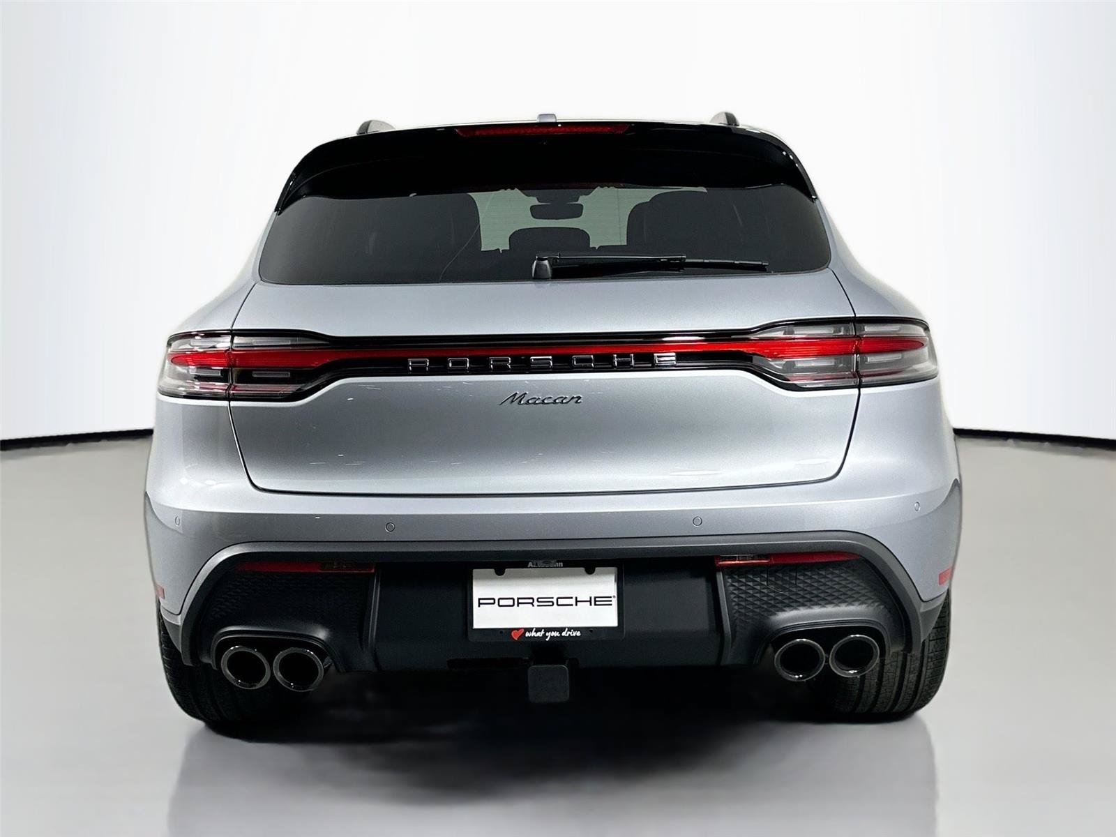 Certified 2026 Porsche Macan Turbo AWD/4WD image 6