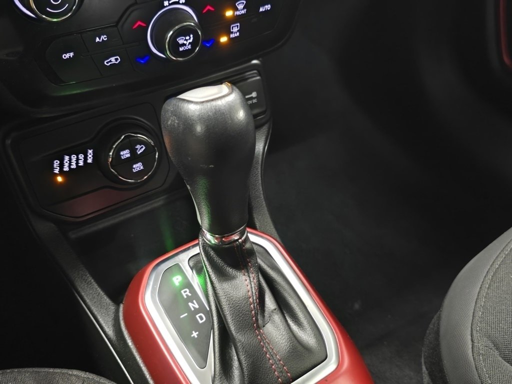 Used 2021 Jeep Renegade Trailhawk image 28