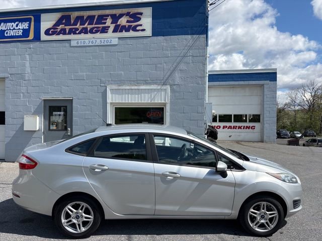Used 2019 Ford Fiesta SE FWD image 5