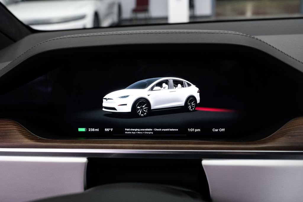 Used 2023 Tesla Model X AWD/4WD image 21