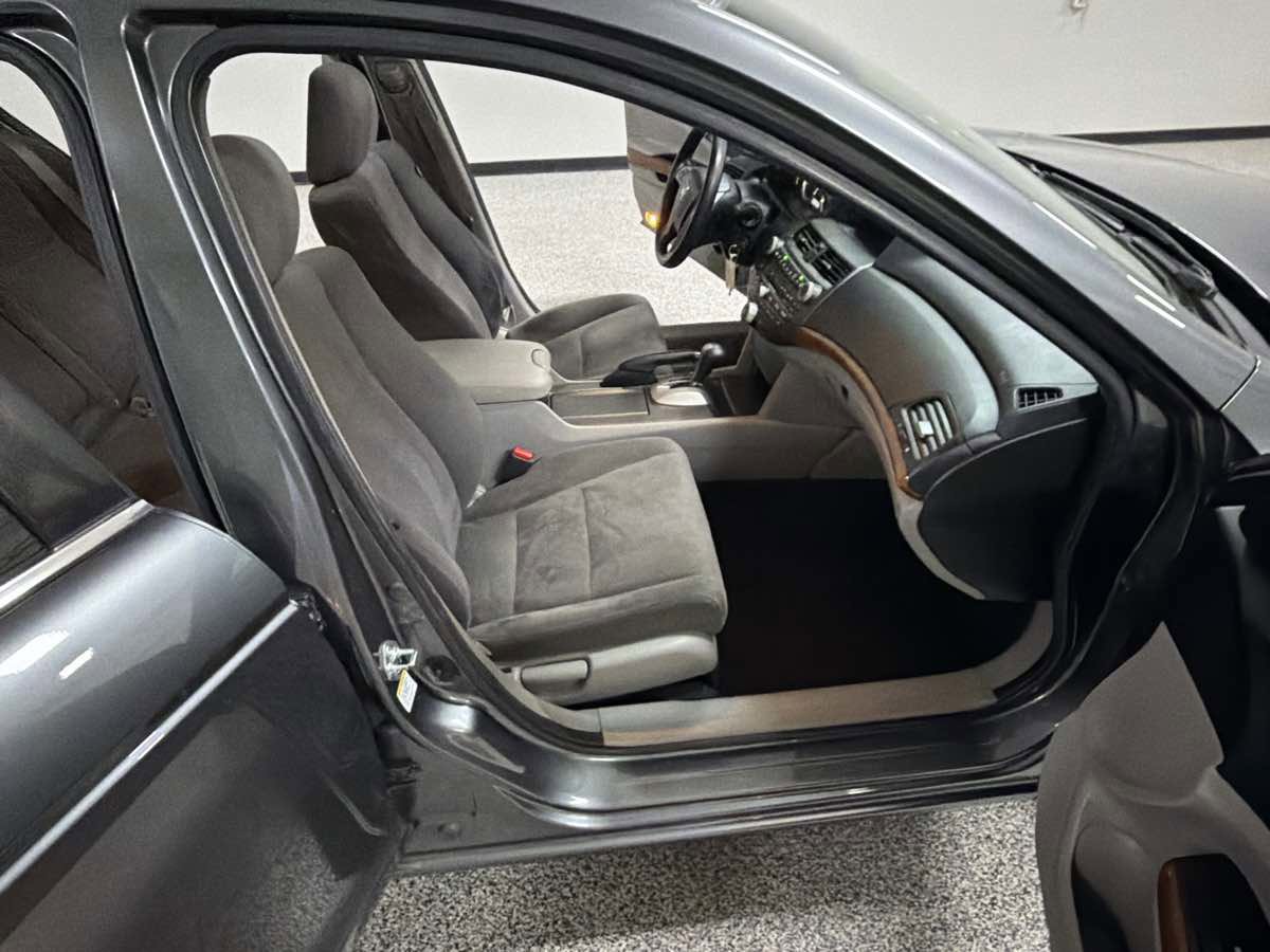 Used 2011 Honda Accord EX image 29
