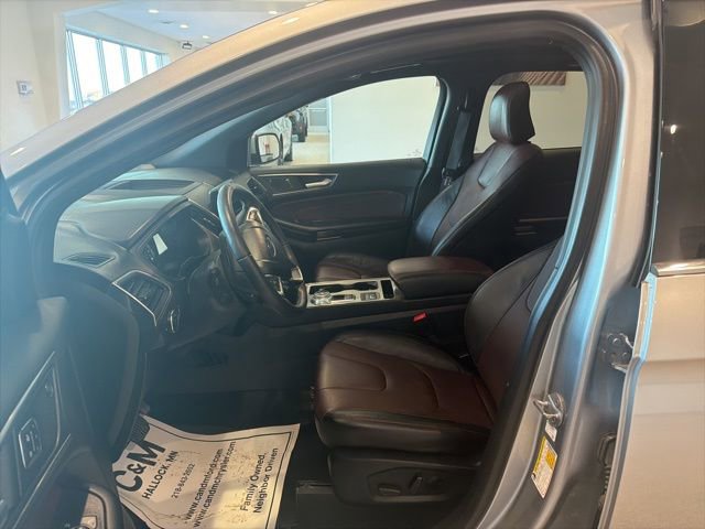 Used 2022 Ford Edge Titanium w/ Equipment Group 301A image 9