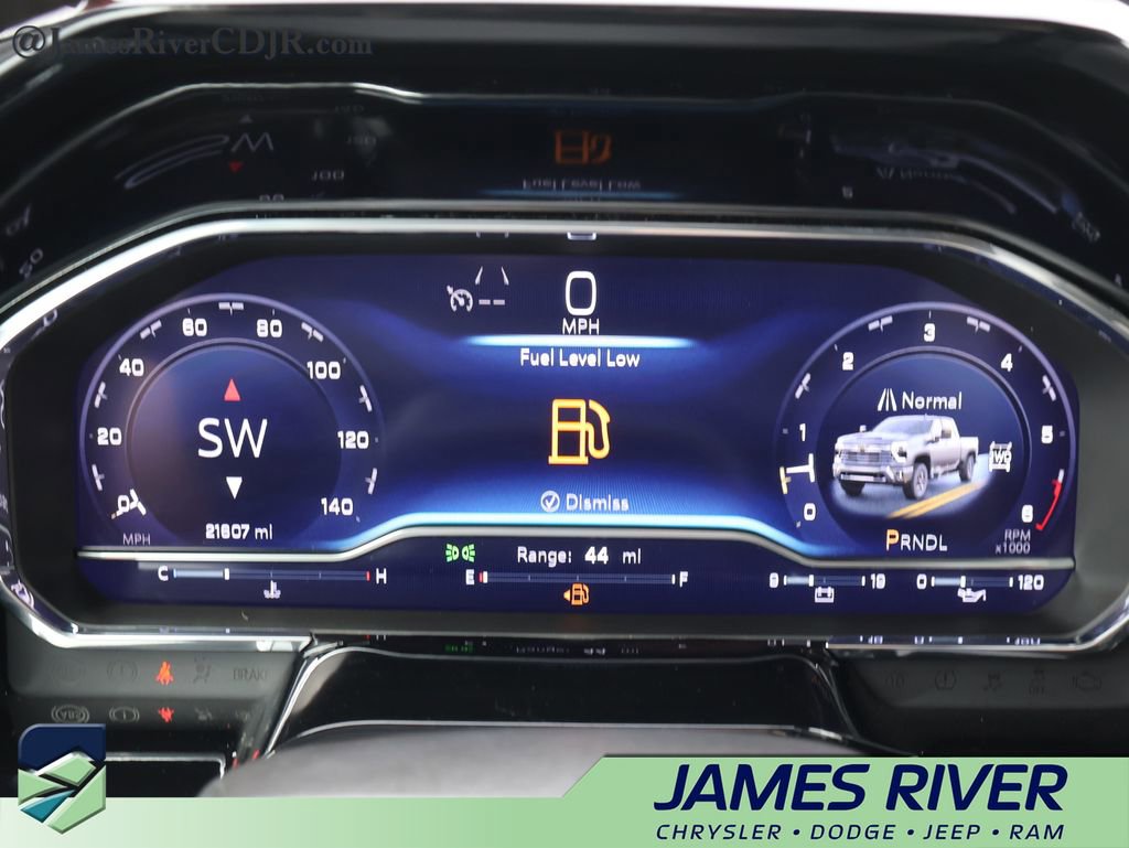 Used 2025 Chevrolet Silverado 2500 LT w/ Convenience Package image 28