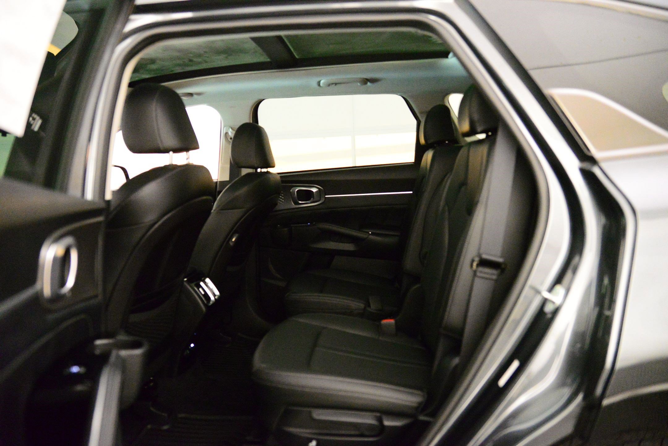 Used 2021 Kia Sorento SX image 11