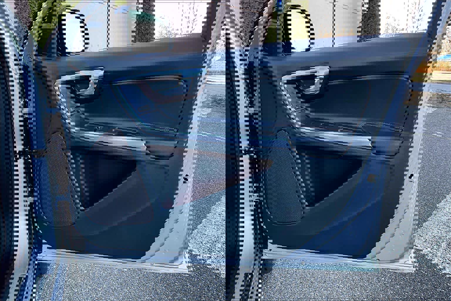 Used 2017 Volvo V60 T5 Cross Country w/ Convenience Package image 23