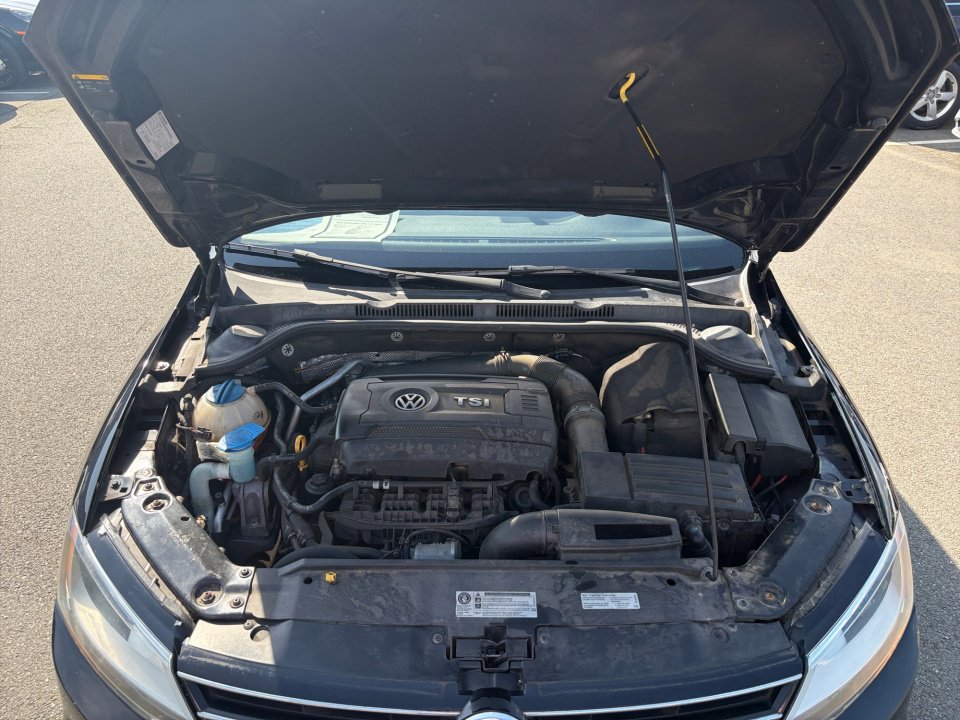 Used 2016 Volkswagen Jetta Sport image 16