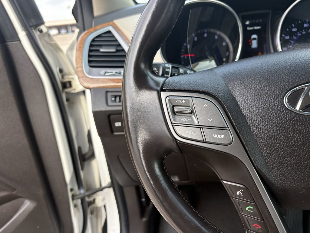 Used 2015 Hyundai Santa Fe Limited w/ Option Group 04 FWD image 15