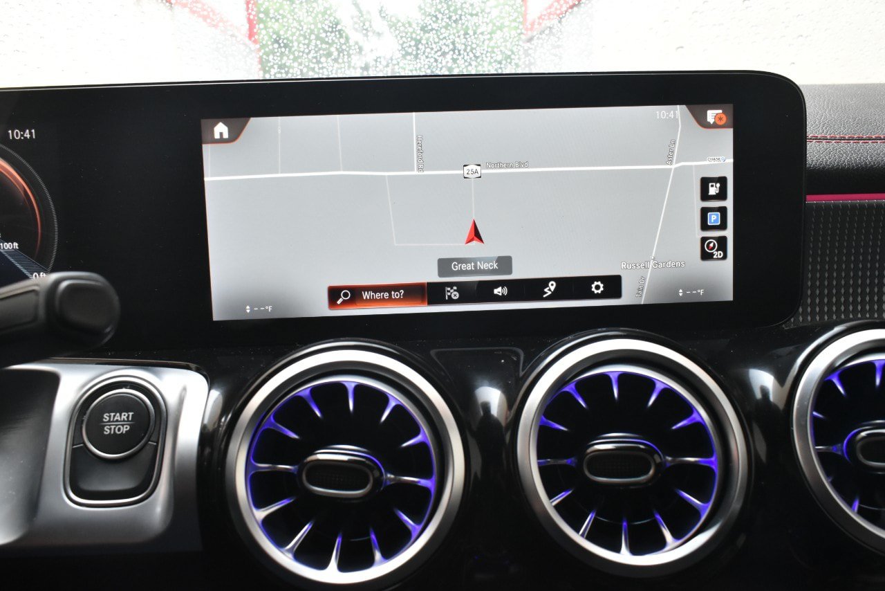 Used 2022 Mercedes-Benz EQB 300 4MATIC image 21