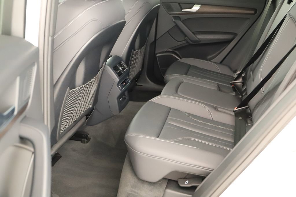 Certified 2025 Audi Q5 e Premium Plus w/ Premium Plus Package image 28