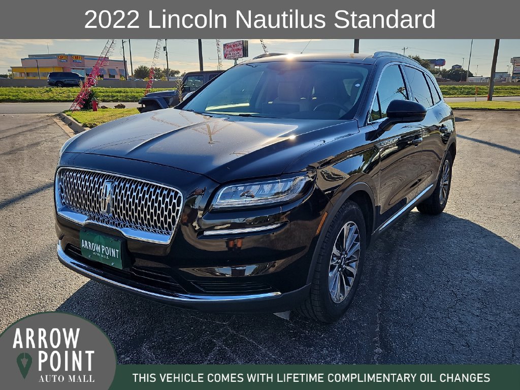 Used 2022 Lincoln Nautilus FWD w/ Premium Package image 4