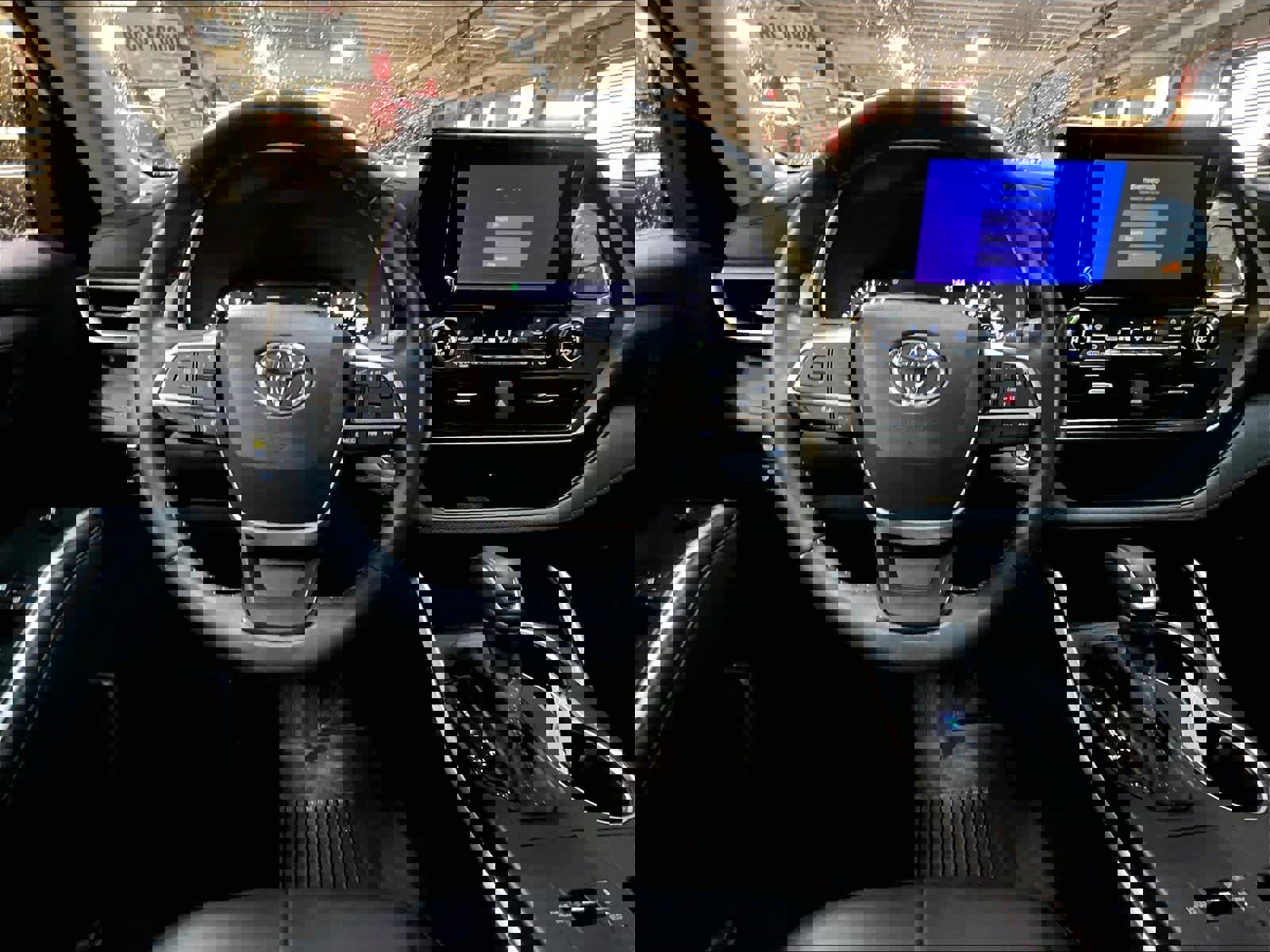 Used 2023 Toyota Highlander XLE image 18