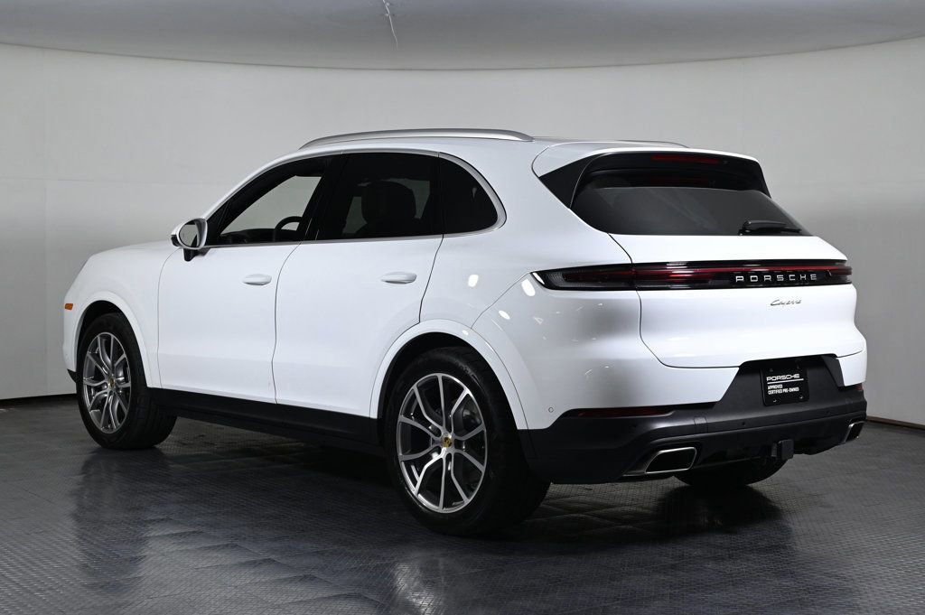 Certified 2024 Porsche Cayenne image 3