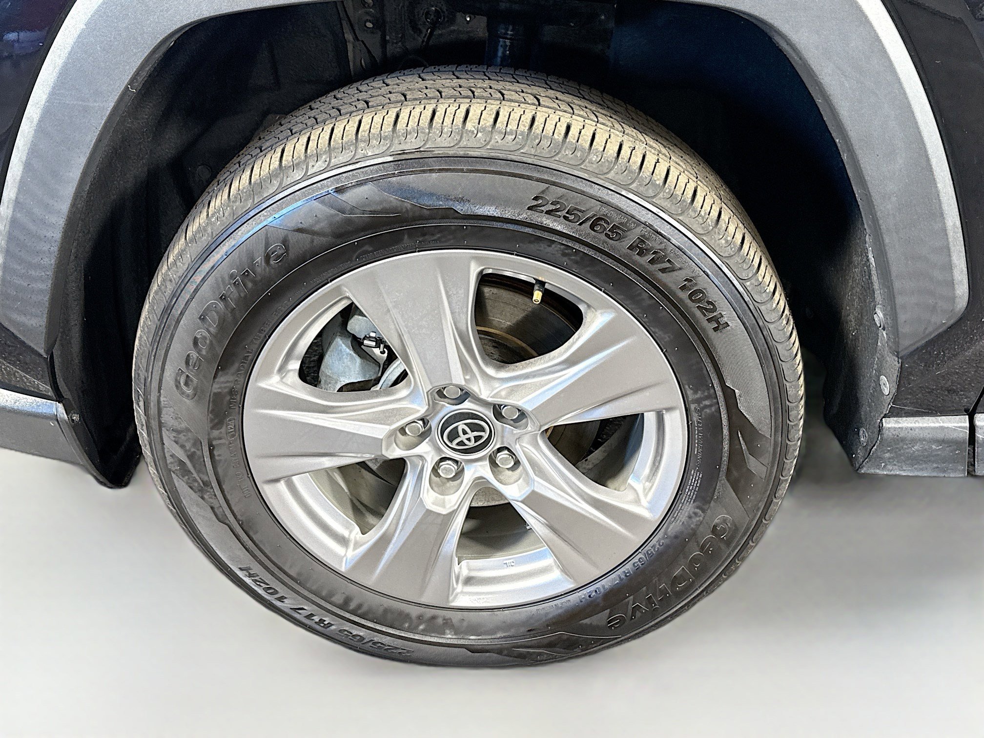 Used 2022 Toyota RAV4 XLE image 38