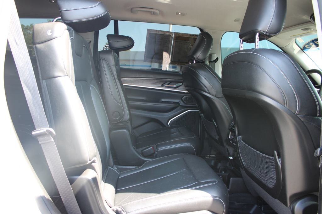 Used 2022 Jeep Grand Cherokee L Limited RWD image 37