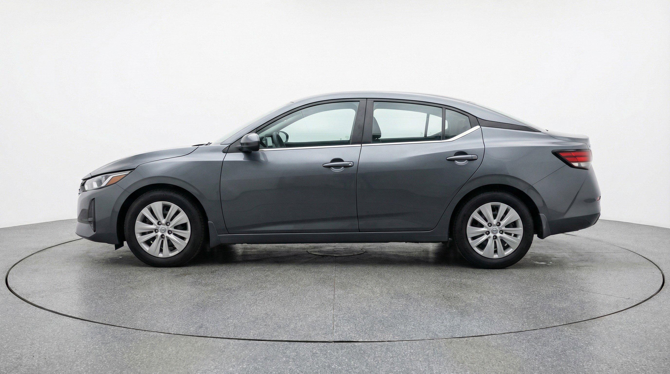 Used 2025 Nissan Sentra S image 5