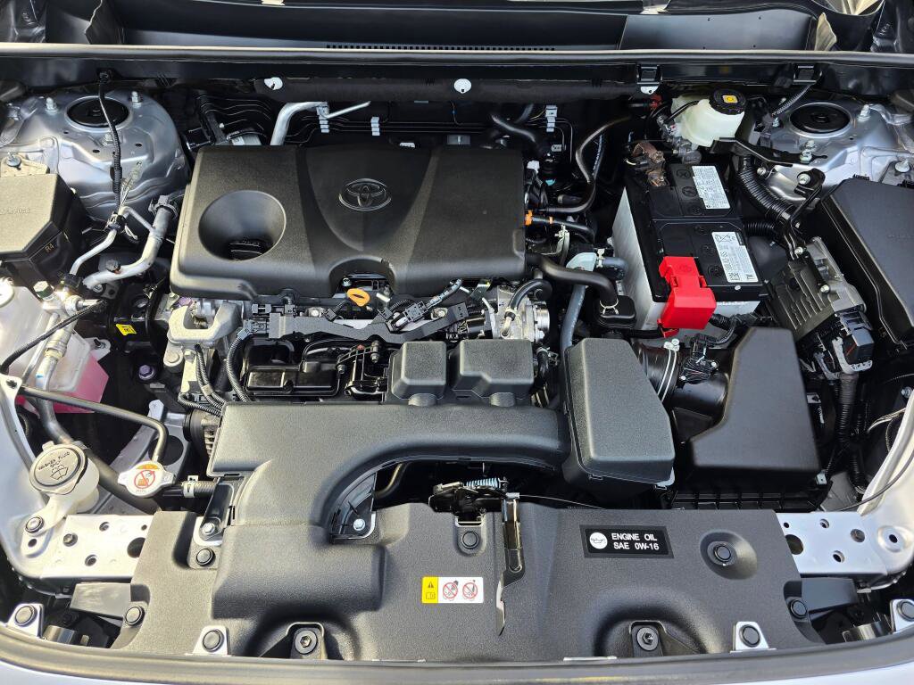 Used 2022 Toyota RAV4 XLE Premium image 10