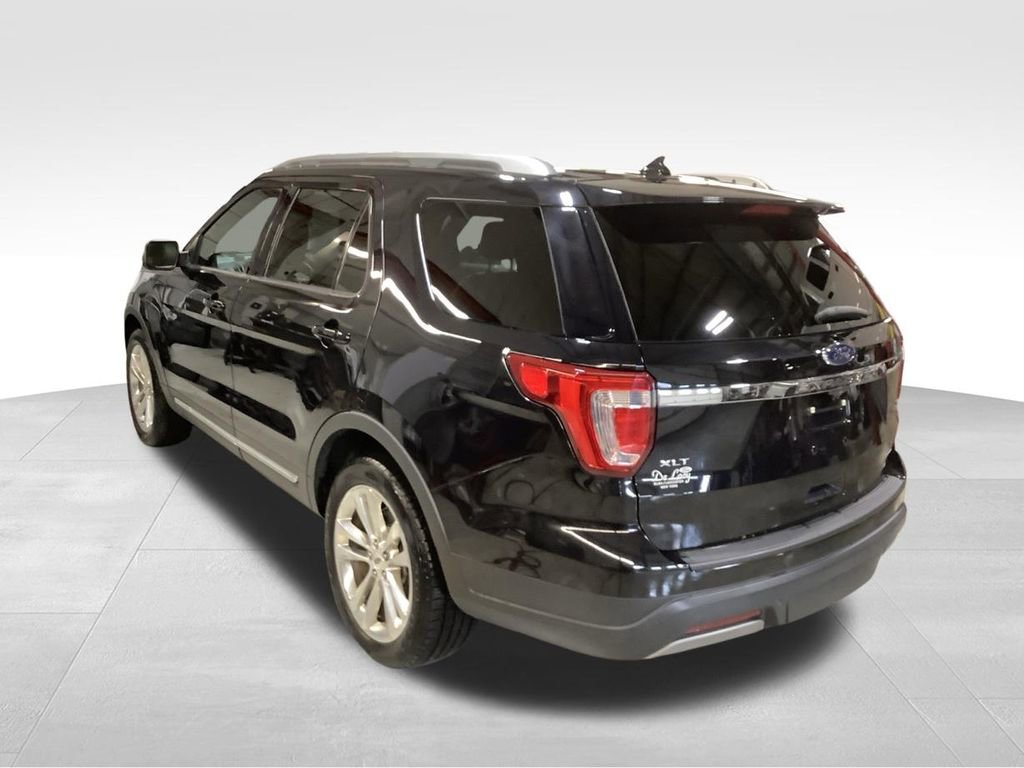 Used 2019 Ford Explorer XLT w/ Equipment Group 202A AWD/4WD image 5