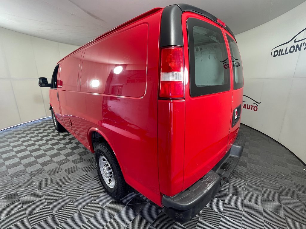 Used 2015 Chevrolet Express 2500 image 4