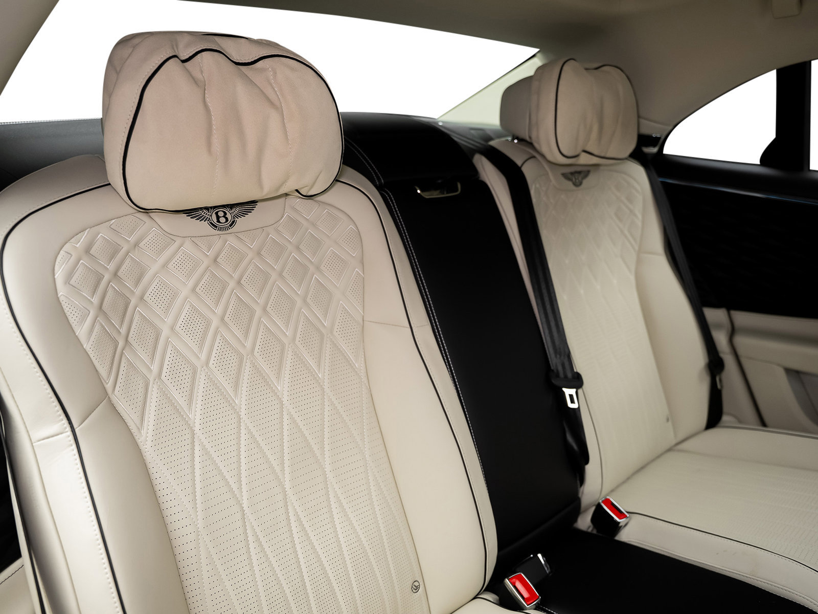 Used 2022 Bentley Flying Spur Plug-In Hybrid AWD/4WD image 35