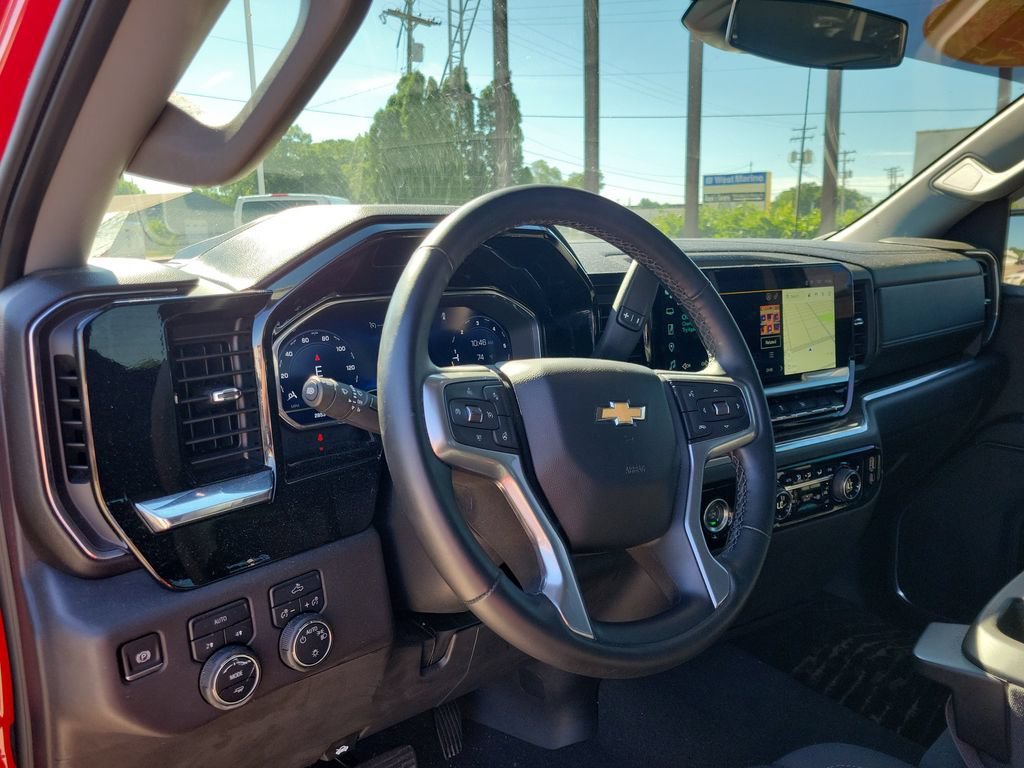 Used 2024 Chevrolet Silverado 1500 LT AWD/4WD image 22
